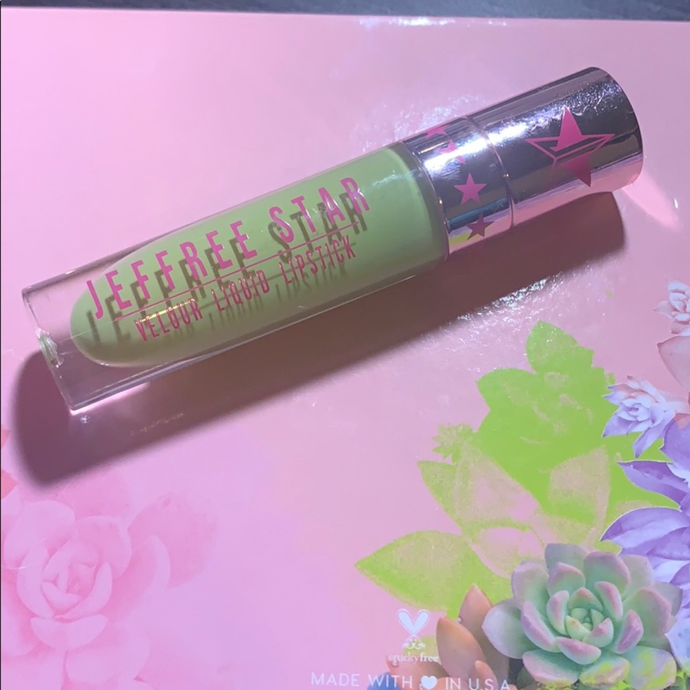Jeffree Star Venus Fly Trap Lipstick